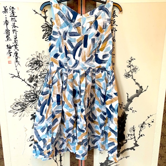 People Tree Dresses & Skirts - V neck pleated dress